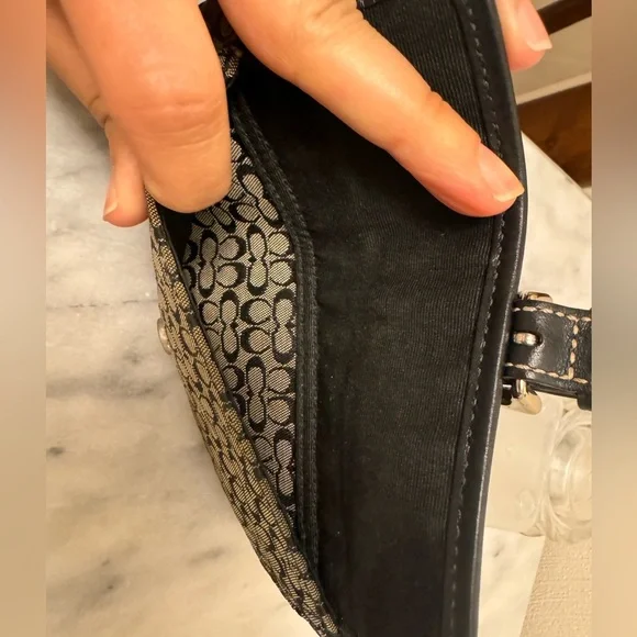 COACH Soho Brown and Black Mini Signature Buckle Wristlet EUC - Picture 6 of 10